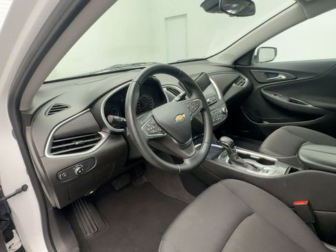 Used 2023 Chevrolet Malibu LT image 4