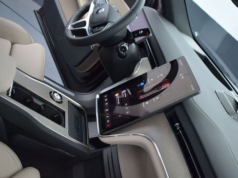 New 2025 Volvo EX90 Ultra image 13