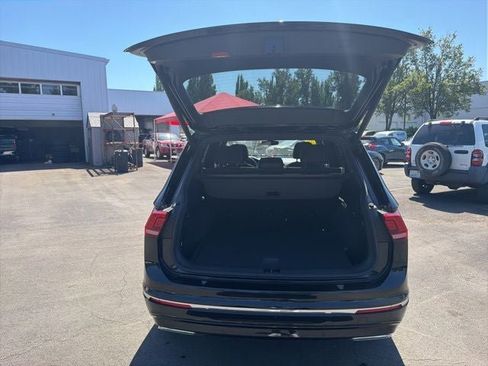 Used 2020 Volkswagen Tiguan SEL Premium R-Line AWD/4WD image 29