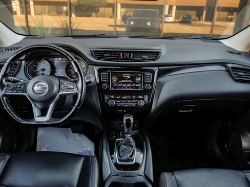 Used 2022 Nissan Rogue Sport SL AWD/4WD image 16