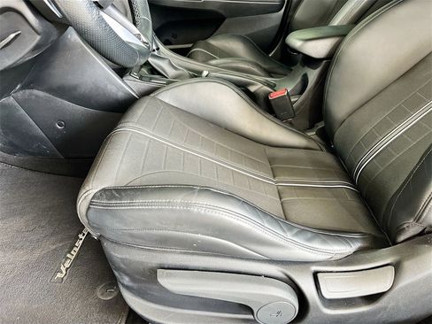 Used 2021 Hyundai Veloster N image 19