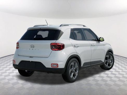 New 2026 Hyundai Venue SEL FWD image 4