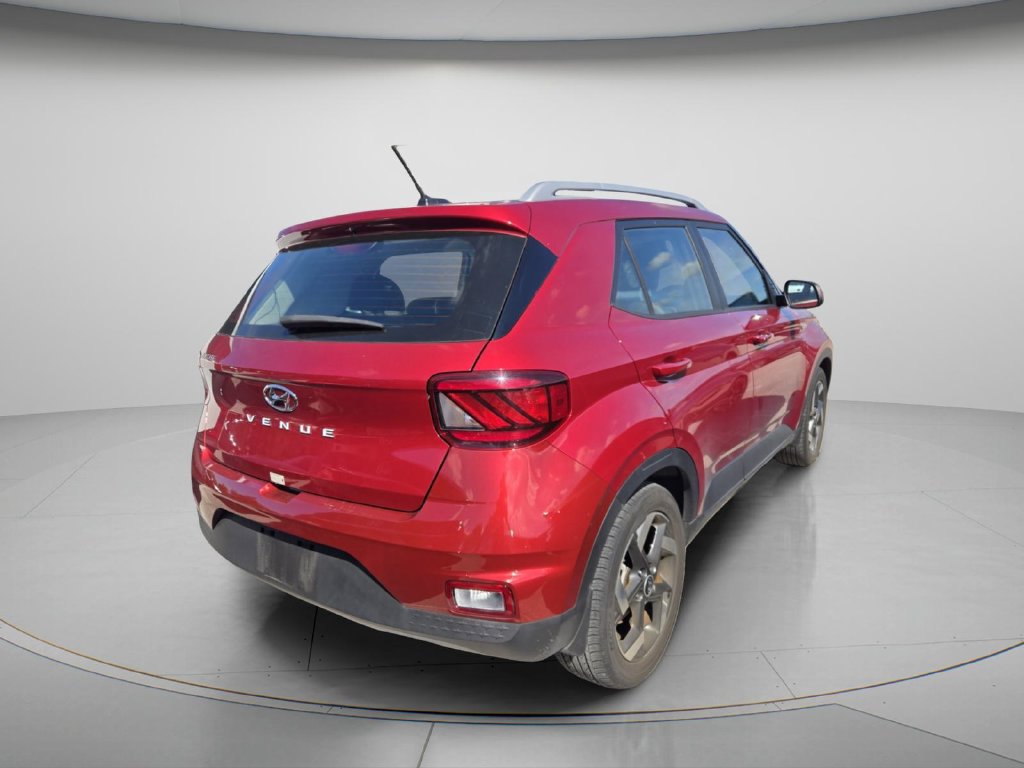 Used 2024 Hyundai Venue Limited FWD image 7