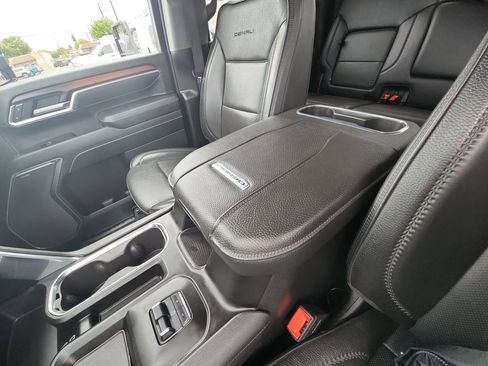 Used 2025 GMC Sierra 2500 Denali w/ Denali Reserve Package AWD/4WD image 23