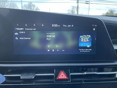 Certified 2024 Kia Niro Wind w/ Wind Preserve Package image 13