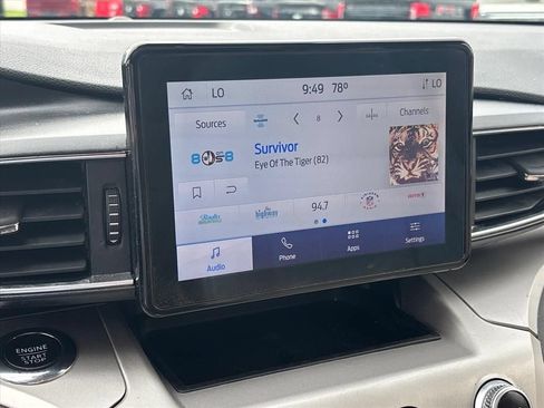 Used 2022 Ford Explorer XLT AWD/4WD image 31