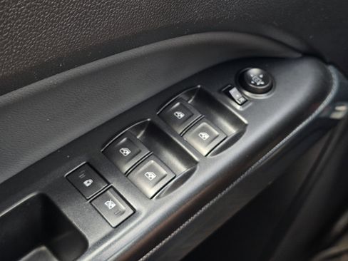 Used 2022 Chevrolet Colorado Z71 RWD image 25