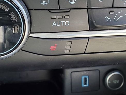 Used 2020 Ford Escape SE image 26