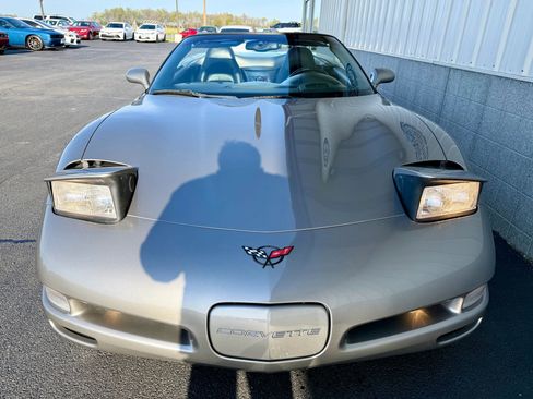 Used 2001 Chevrolet Corvette Convertible w/ Preferred Equipment Group2 RWD image 8