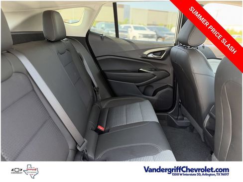 Used 2025 Chevrolet Trax LT w/ Driver Confidence Package FWD image 26