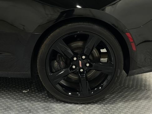 Used 2018 Chevrolet Camaro SS RWD image 33