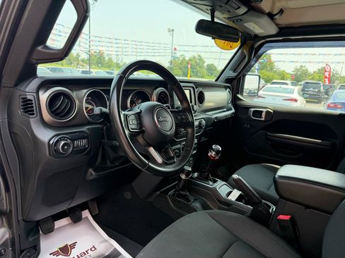 Used 2018 Jeep Wrangler Unlimited Sport S AWD/4WD image 12