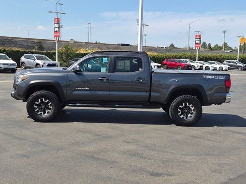 Used 2019 Toyota Tacoma TRD Off-Road AWD/4WD image 13
