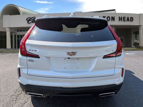 Certified 2024 Cadillac XT4 Premium Luxury FWD image 5
