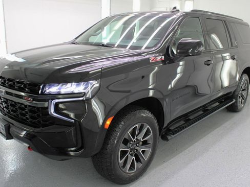 Used 2021 Chevrolet Suburban Z71 w/ Z71 Signature Package image 5