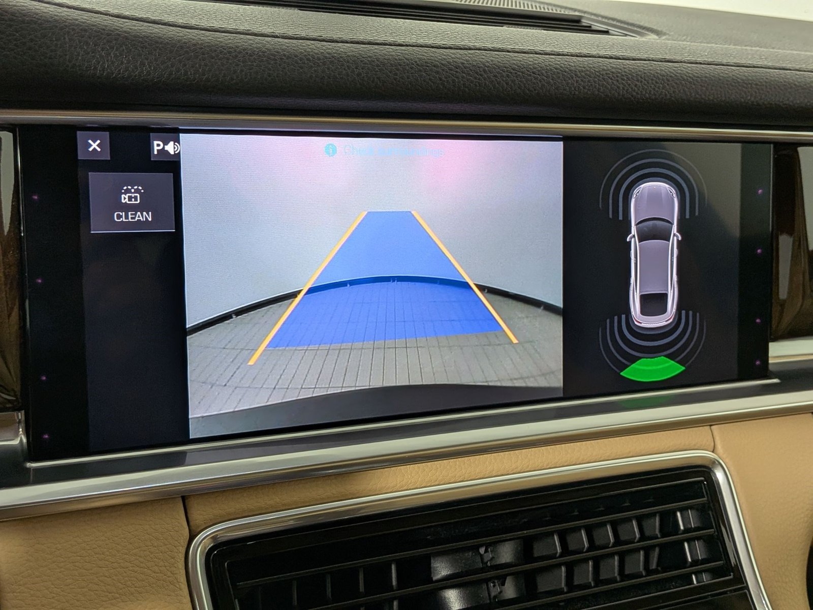 Used 2019 Porsche Panamera 4 AWD/4WD image 19