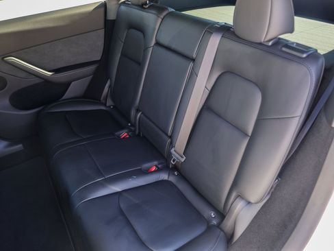 Used 2023 Tesla Model Y Long Range image 20