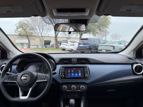 Used 2025 Nissan Versa SV image 33