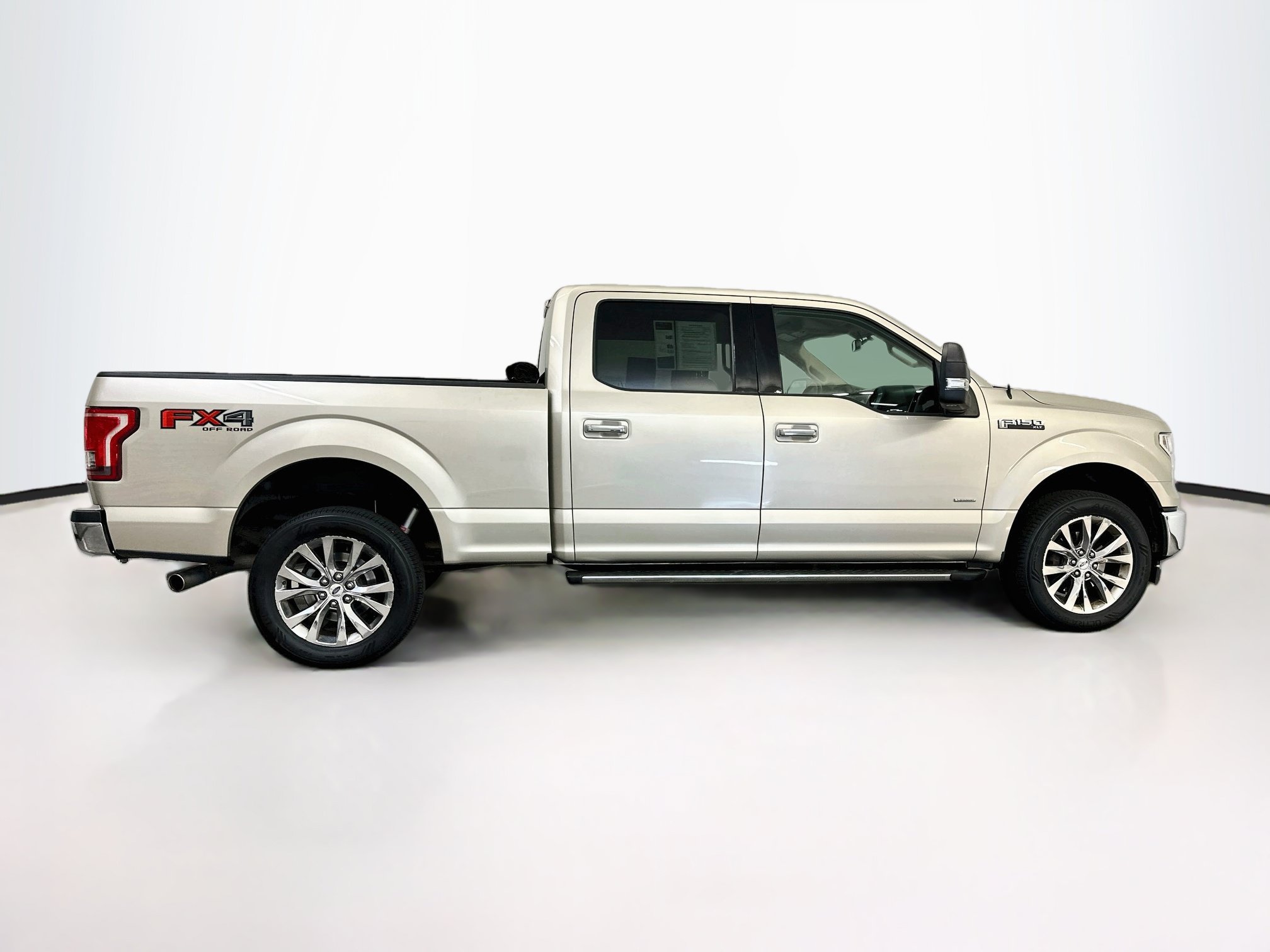 Used 2017 Ford F150 XLT w/ Equipment Group 302A Luxury AWD/4WD image 10