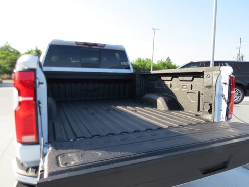 New 2026 Chevrolet Silverado 2500 High Country w/ High Country Premium Package AWD/4WD image 14