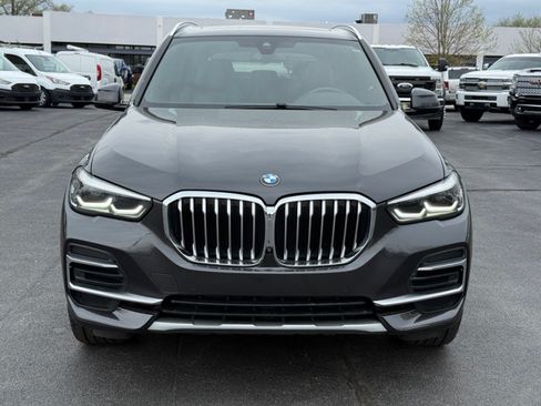 Used 2022 BMW X5 xDrive40i w/ Parking Assistance Package AWD/4WD image 3