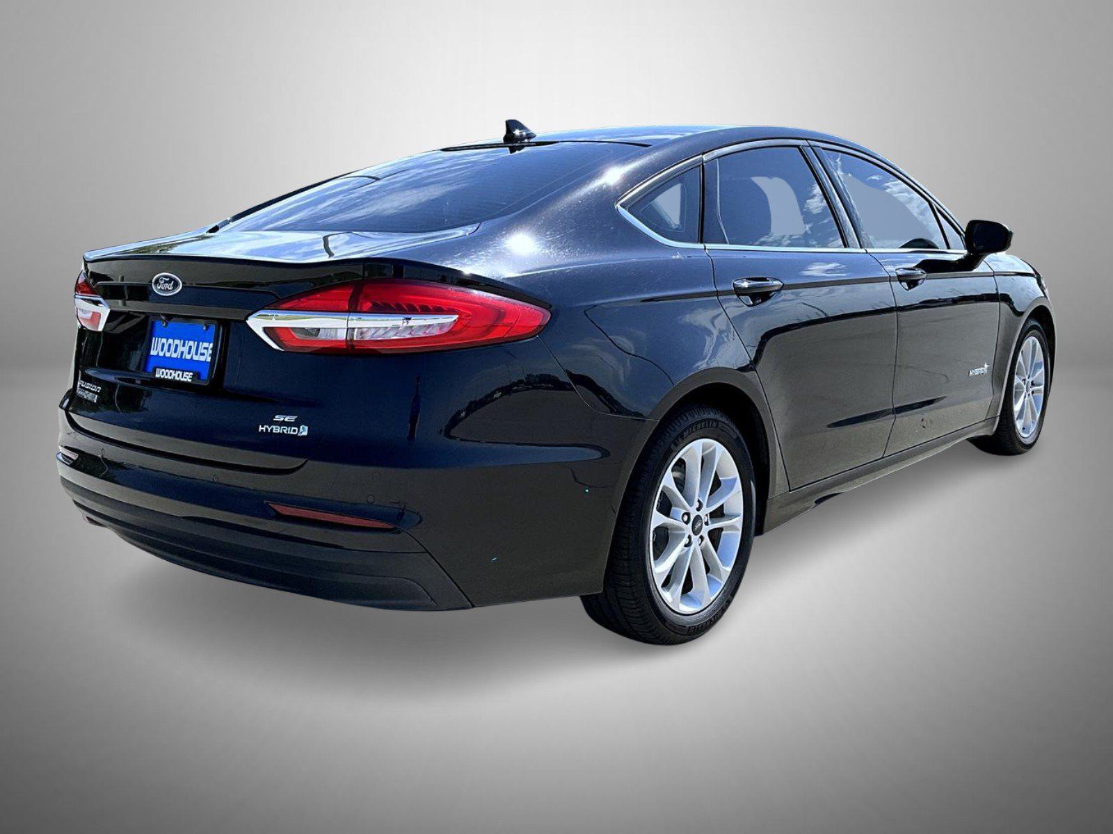Used 2019 Ford Fusion SE FWD image 5