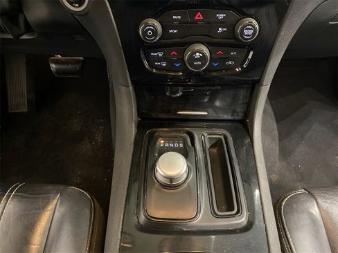 Used 2019 Chrysler 300 S image 13