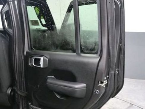 Used 2019 Jeep Wrangler Unlimited Sport S image 12