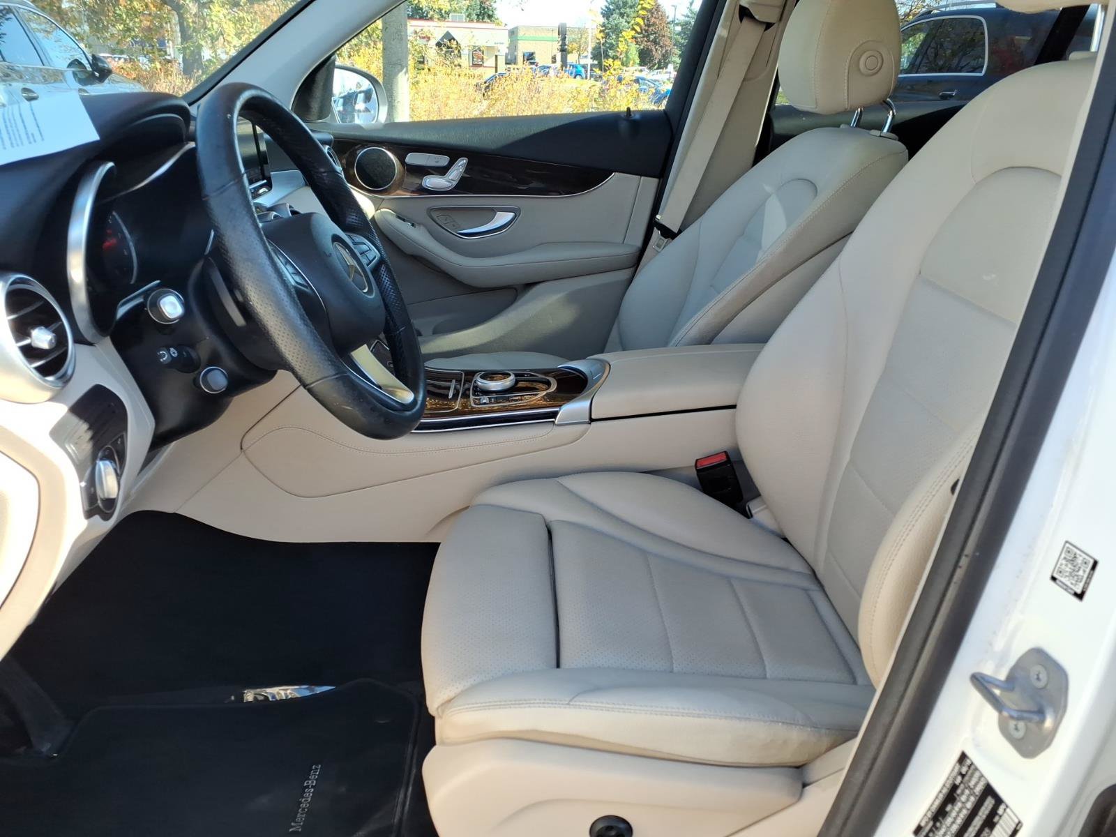 Used 2019 Mercedes-Benz GLC 300 4MATIC image 16