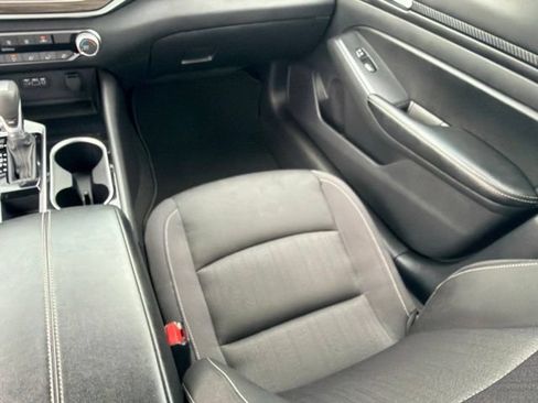 Used 2024 Nissan Altima 2.5 SV FWD image 27