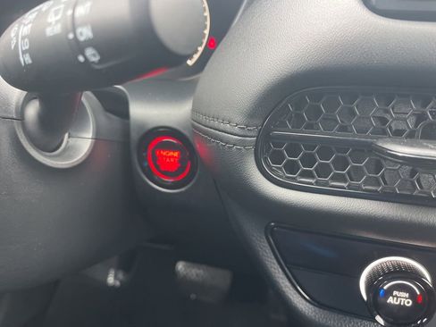 Used 2025 Honda HR-V LX image 19