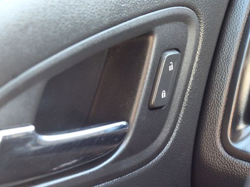 Used 2022 Chevrolet Colorado LT w/ LT Convenience Package image 22