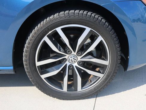 Used 2015 Volkswagen Golf 4-Door image 11