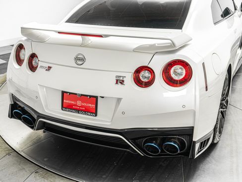 Used 2021 Nissan GT-R Premium AWD/4WD image 37