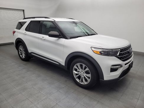 Used 2020 Ford Explorer XLT w/ Equipment Group 202A RWD image 11