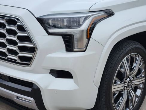 Used 2025 Toyota Sequoia Capstone image 6