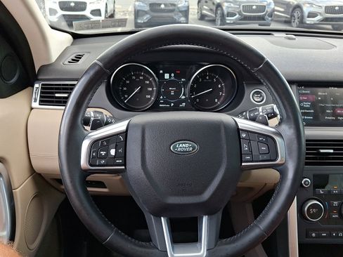 Used 2018 Land Rover Discovery Sport HSE AWD/4WD image 19