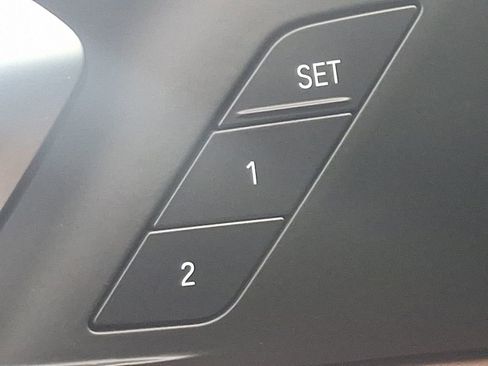 Certified 2025 BMW X5 xDrive40i w/ Premium Package image 27