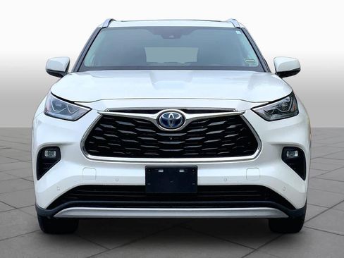 Used 2021 Toyota Highlander Platinum AWD/4WD image 4