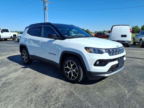 Used 2025 Jeep Compass Limited AWD/4WD image 7