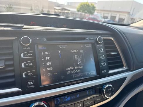 Used 2018 Toyota Highlander Limited FWD image 13
