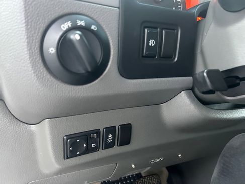 Used 2014 Nissan NV 3500 SL w/ Technology Package image 21