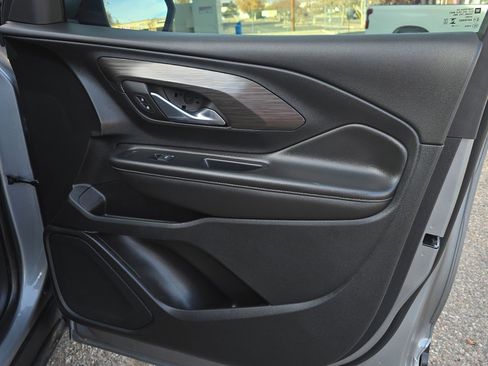 Used 2023 GMC Terrain SLE w/ Driver Convenience Package image 24