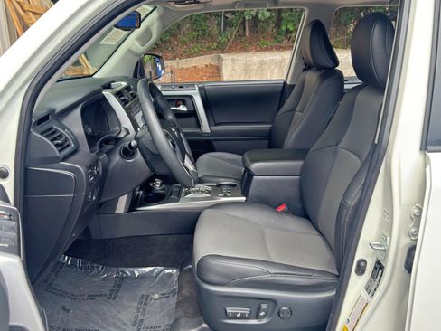 Used 2021 Toyota 4Runner SR5 Premium w/ Moonroof Package AWD/4WD image 16