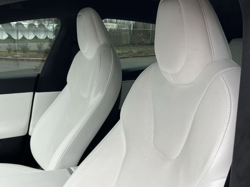 Used 2022 Tesla Model S Base image 17