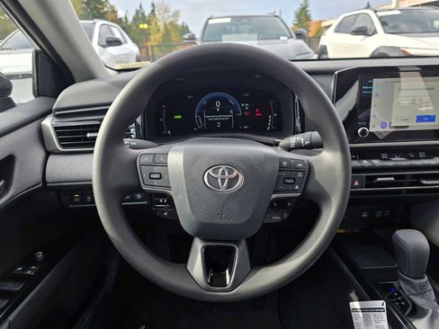 Used 2026 Toyota Camry LE image 19