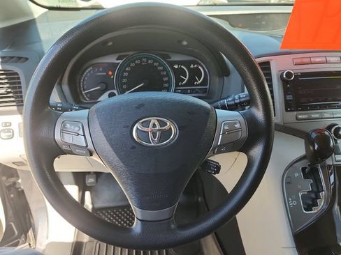 Used 2010 Toyota Venza AWD image 18