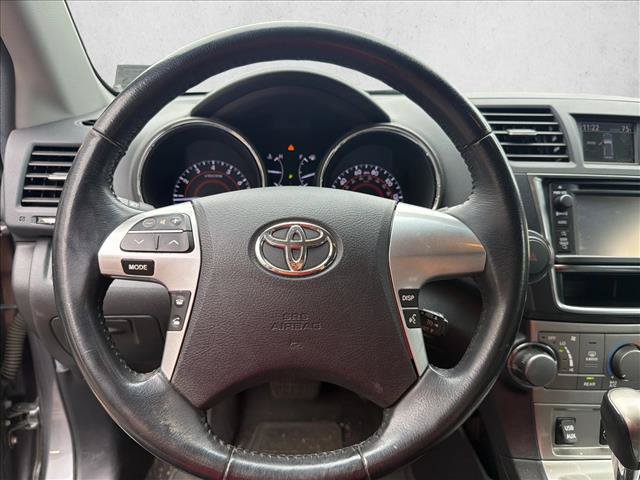 Used 2013 Toyota Highlander SE AWD/4WD image 12