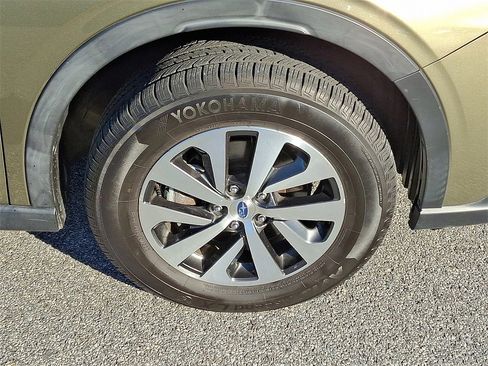 Used 2020 Subaru Outback Premium image 8