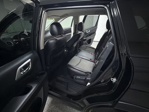 Used 2019 Nissan Pathfinder SV w/ Rock Creek Edition FWD image 23